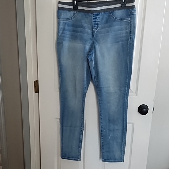 No Boundaries Denim - No Boundaries Blue Light Wash Jeggings with Gray Waistband
